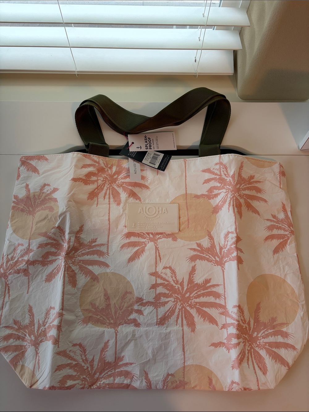 ALOHA collection Sun Palm Day tripper with olive handles